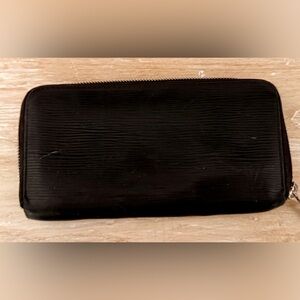 Louis Vuitton Black Epi Leather Zippy Wallet